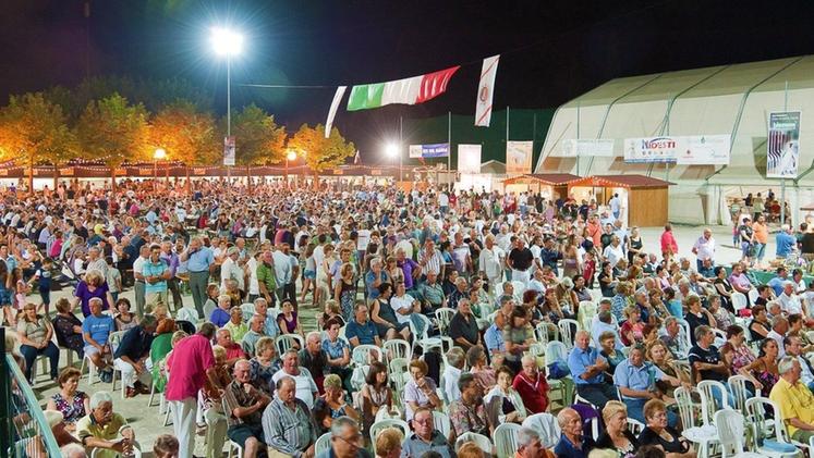 Saranno migliaia le persone che fino a Ferragosto affolleranno gli spazi allestiti dal Gruppo Sportivo per la tradizionale «Festa del Vino»