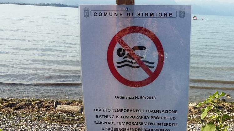 Resta il divieto di balneazione alla spiaggia Cantarane di Lugana