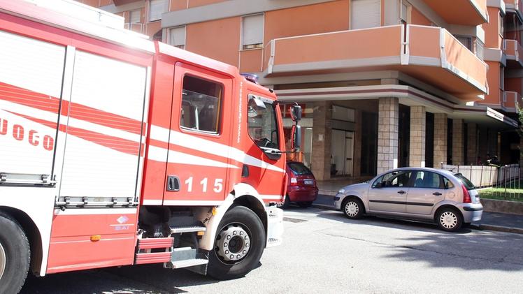 Caduto dalla scala mentre stava eseguendo dei lavori all’interno della ditta di cui è titolare un 76enne a Brescia è stato trovato dopo due giorni in coma 