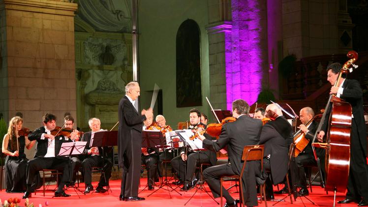 Il maestro e compositore Claudio Scimone (1934-2018) I Solisti Veneti, diretti da Scimone, hanno suonato nel Duomo di Desenzano oltre che al  Teatro Grande
