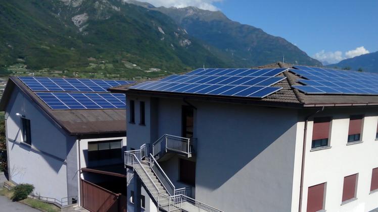 Pannelli fotovoltaici sulle scuole