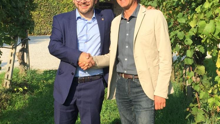 La vendemmia del Lugana, ancora in corso, si annuncia da «record»L’assessore regionale Fabio Rolfi con il presidente Luca Formentini