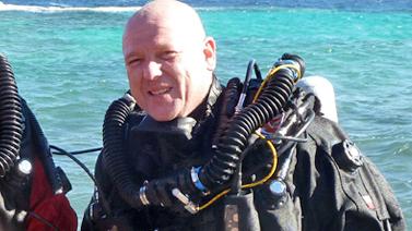 Le ricerche dei Volontari del Garda  e della Guardia costiera nella zona dove si è inabissato il subacqueo Adam Pawlik si stava allenando per battere il record di immersione 