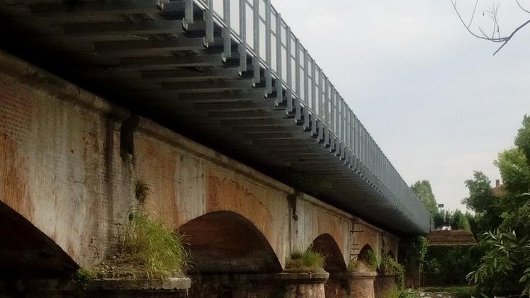 Il ponte sul fiume Oglio