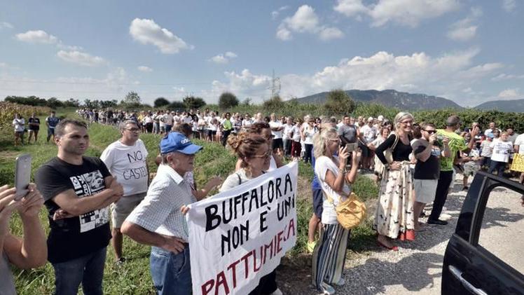 La manifestazione di settembre contro l’apertura della discarica Castella2 che coinvolge anche i territori di Brescia e Castenedolo