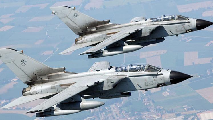 Una coppia di Tornado del 6° Stormo di Ghedi, l’unità dell’Aeronautica a cui appartenevano i quattro ufficiali deceduti nell’agosto del 2014