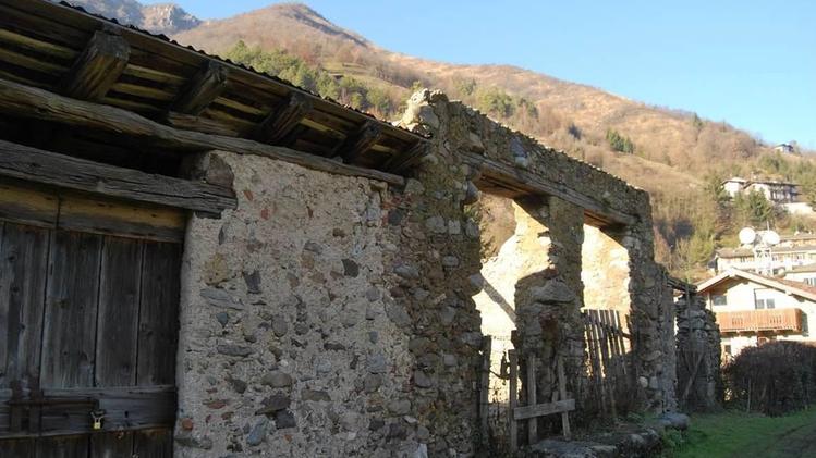 Scorci dell’antico cascinaleAlcuni degli spazi del borgo di Rebecco che saranno recuperati