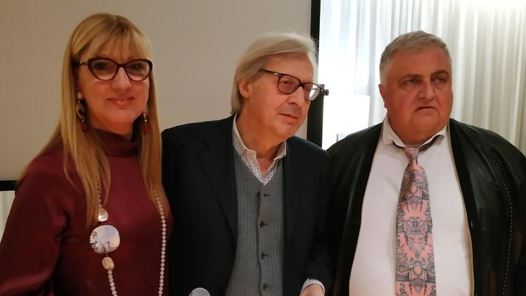 Il critico d’arte Vittorio Sgarbi con Mirella e Giuseppe Morselli