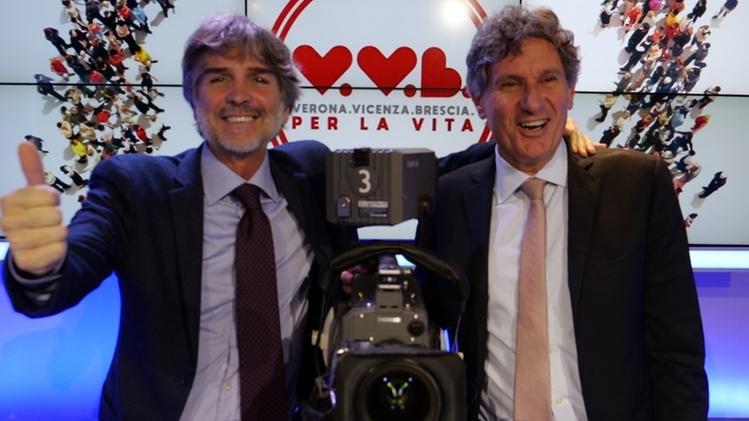 Maurizio Cattaneo, direttore di Bresciaoggi e de L'Arena di Verona, e Mario Puliero, direttore di Telearena, pronti alla diretta
