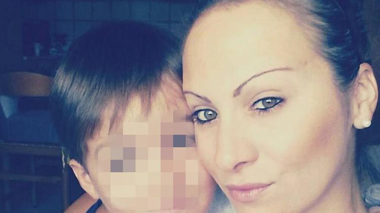Daniela Bani in una foto con il figlio: la donne venne uccisa con 39 coltellate in camera da lettoChaanbi Mootaz era ricercato dal 2014 a livello internazionale