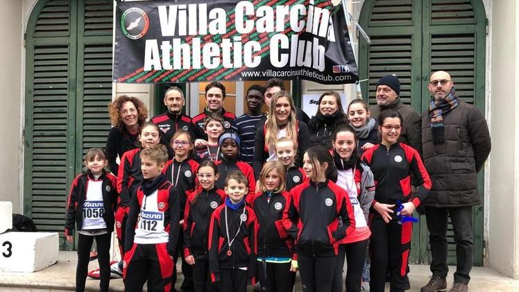 Giovani iscritti e dirigenti dell’Athletic club di Villa Carcina