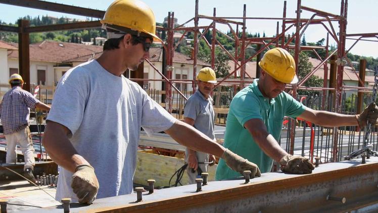 I cantieri edili sono ancora tra i luoghi maggiormente a rischio di infortuni in un anno «nero» per i lavoratori bresciani, con incidenti e morti 
in aumento