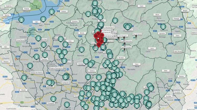 La mappa interattiva di QCumber: in verde la posizione degli utenti iscritti, in rosso i problemi segnalati