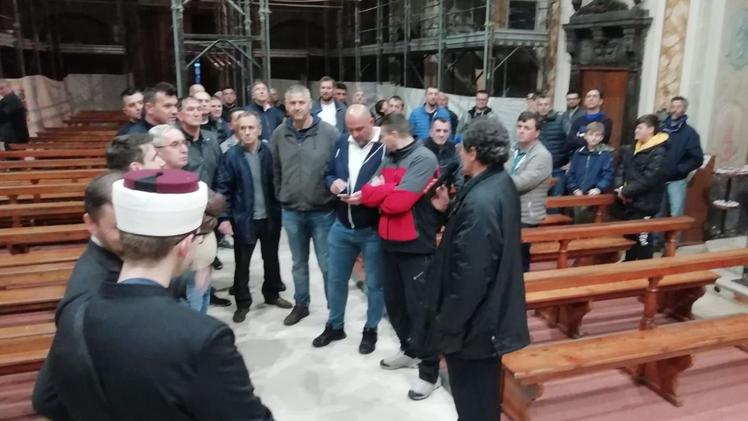 La visita della delegazione bosniaca alla chiesa di Angolo