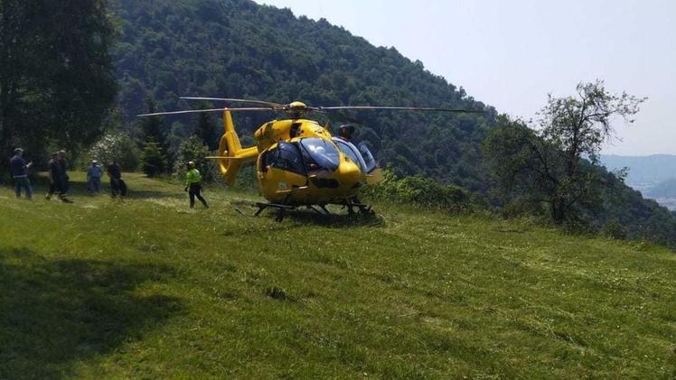 L’elicottero atterrato a Pregno di Villa Carcina