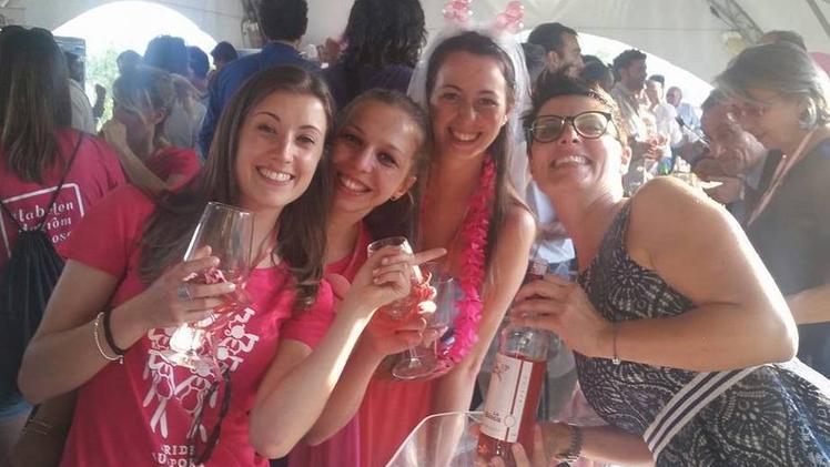Brindisi e sorrisi  a «Italia in rosa», la mostra nazionale dei rosati
