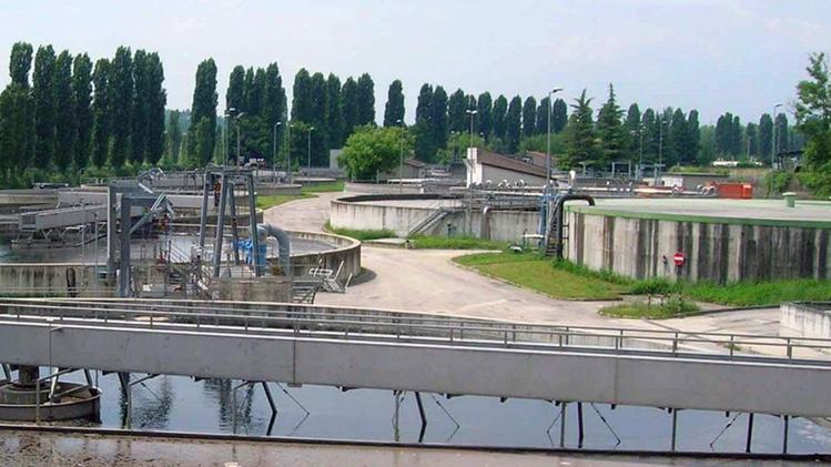 Il depuratore del Garda a Peschiera: il nuovo impianto per la sponda bresciana rimane previsto a Gavardo