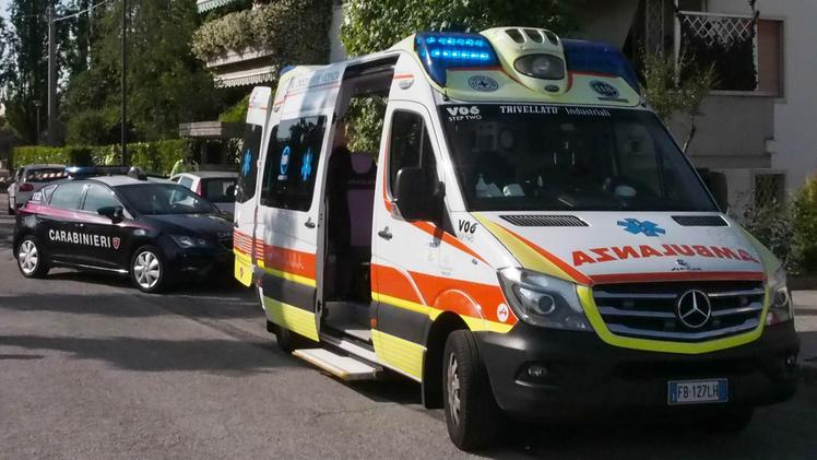 Il romeno in stato confusionale è stato soccorso dall’ambulanze