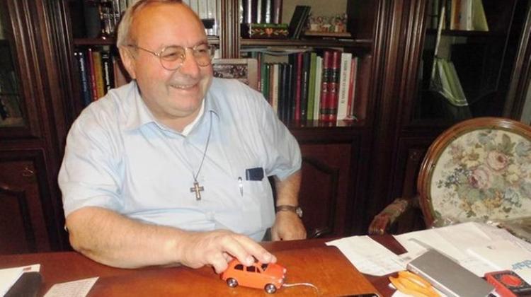 Il parroco di Sabbio Chiese don Dino Martinelli esorta i fedeli 
