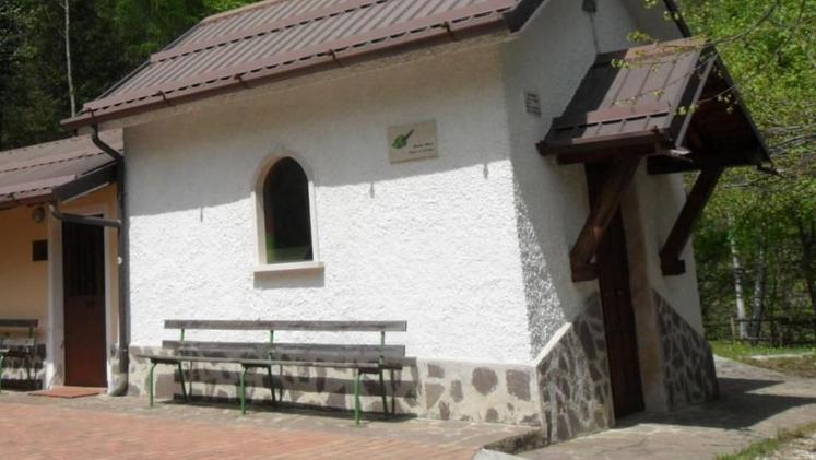 La chiesetta alpina di Caregno