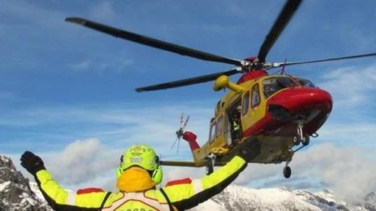 L’elicottero del Soccorso alpino: troppi escursionisti imprudenti