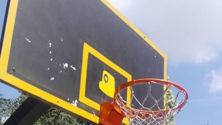Nuovi atti vandalici nel campetto per il basket di Roncadelle