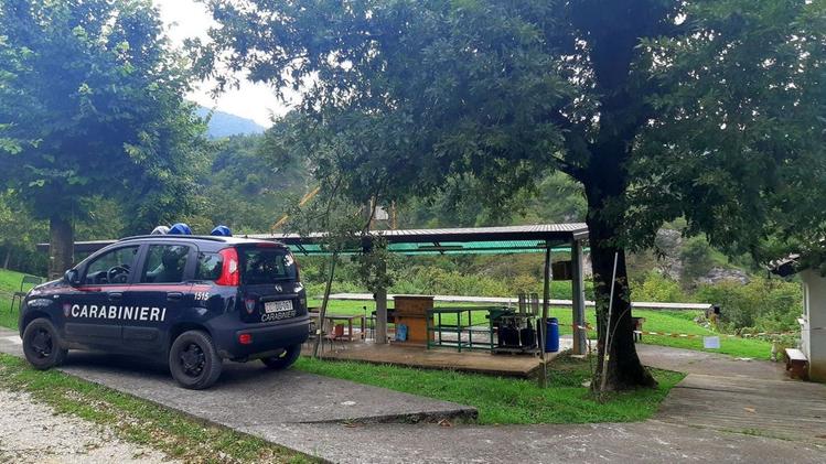 I carabinieri forestali della stazione di Vobarno hanno denunciato i tre gestori della struttura priva di ogni autorizzazione legale