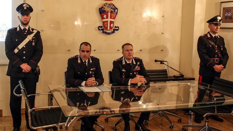 Una fase della conferenza stampa in cui sono stati illustrati gli importanti risultati delle indagini FOTOLIVELa refurtiva recuperata dai carabinieri durante le indagini 
