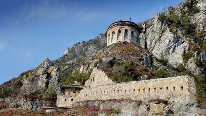 Uno scorcio della Rocca d’Anfo: una grande risorsa turistica La fortezza veneziano-napoleonica vista da un’altra angolazione