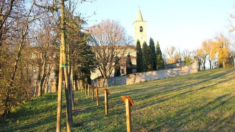 Il Giardino dei Giusti realizzato a Montichiari sorge a fianco a fianco della Pieve di San Pancrazio