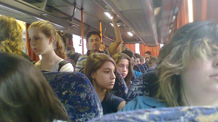 Autobus sovraffollati: sul Garda protestano studenti e genitori