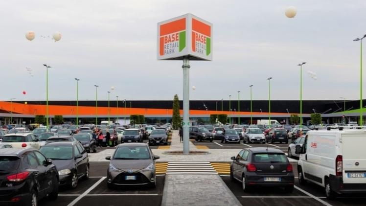 Il doppio blitz nel Retail Park di Ghedi ha fruttato 25 mila euro
