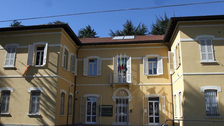 Il palazzo comunale di Bovezzo: tolleranza zero per gli evasori 