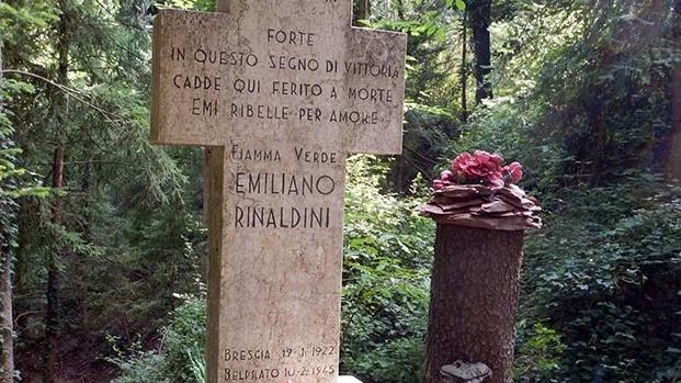 Il cippo dedicato a Emiliano Rinaldini trucidato dai nazifascisti