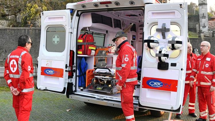 L’ambulanza nuova di zecca donata alla Croce rossa di Palazzolo
