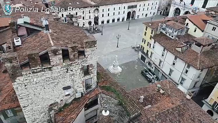 Brescia deserta: il volo del drone della locale
