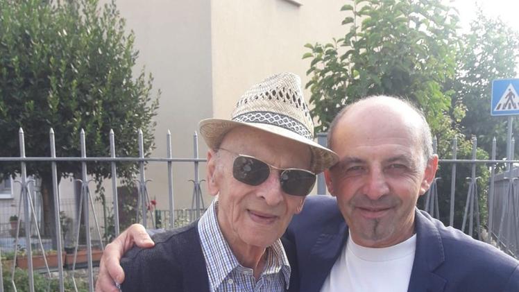 Angelo Valli insieme a Gianlugi Valotti, l’autore della pubblicazione
