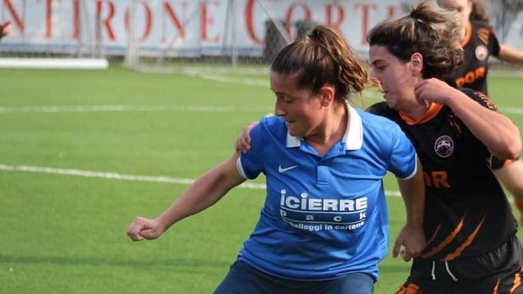 Irene Sbardellati, 23 anni, terzino, in azione con la maglia del Montorfano Rovato in campionato