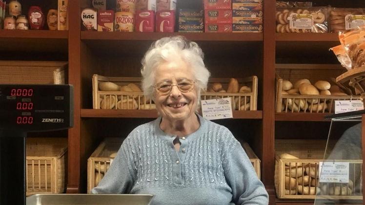 Maria Ferrari, 88 anni, fino a poche settimane fa sempre in negozio