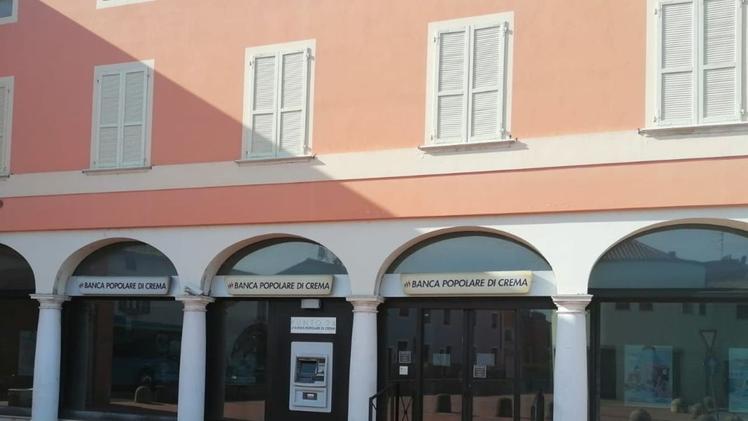 La filiale del Banco Bpm di Borgo San Giacomo è ancora chiusa