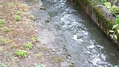 Ennesimo sversamento di liquami in un affluente del fiume Chiese