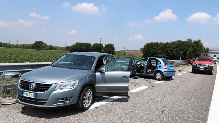 Le due sorelle Pivetti decedute nell’incidente sulla A21L’incidente è accaduto intorno alle 11: chiusa al traffico tre ore la carreggiata in direzione Cremona
