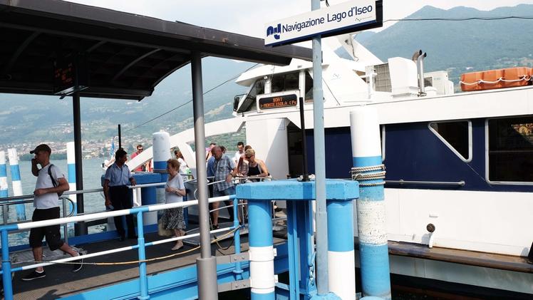 Rischio sciopero per la navigazione sul lago d’Iseo: i sindacati contestano i cambiamenti di turni, orari e ferie senza concertazione