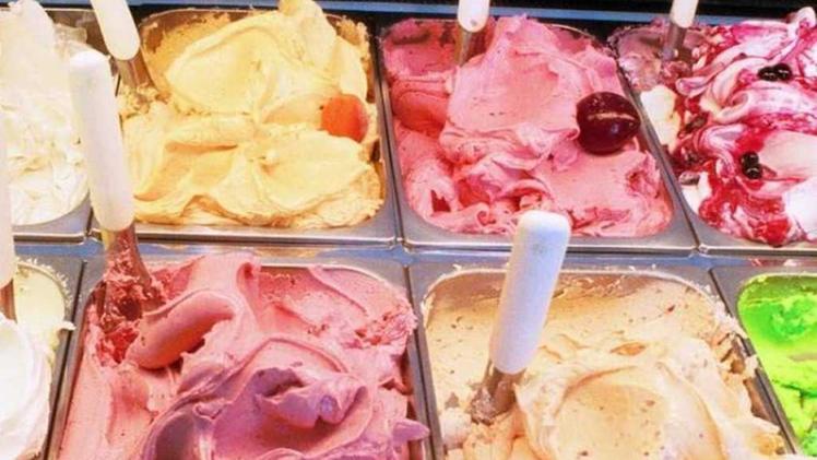 Il gusto del gelato conquista grandi e piccoli