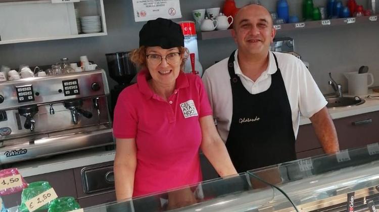 Monica Robba e Antonio Tanzini nel loro locale di Capriano che propone gelato senza glutine
