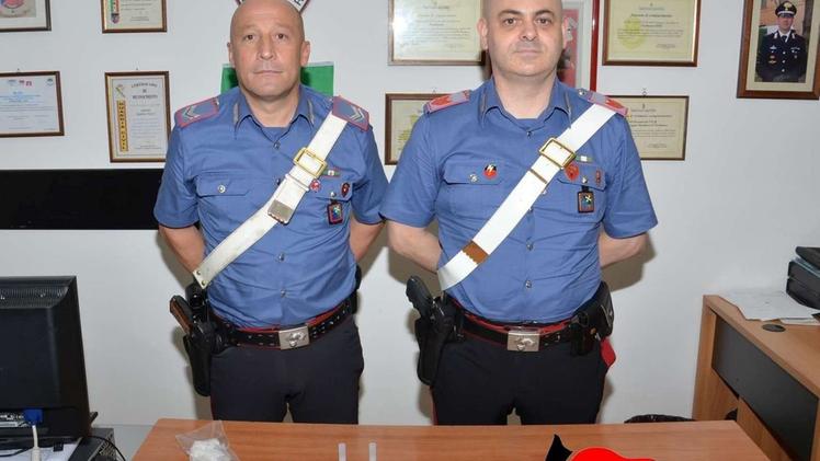 I carabinieri hanno sequestrato sia droga che 550 euro in contanti
