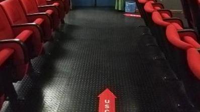 Segnaletica anti contagio nello spazio proiezioniIngressi guidati e vincolatiLa biglietteria schermata del cinema di Vestone