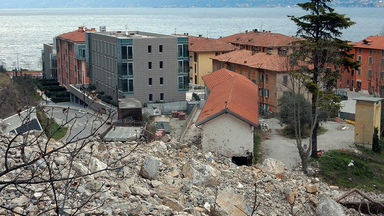 Il distacco di roccia che colpì l’abitato di Campione nel 2014