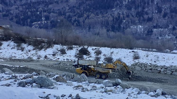 L’accesso al sito di scavoSi lavora alla rimozione dei detriti trasportati dalla Val Rabbia