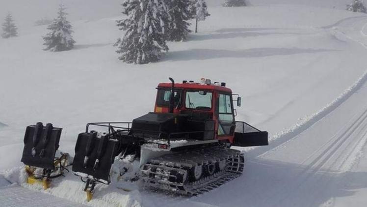La bellissima pista per il fondo del monte Stino, a CapovalleIl gatto delle nevi dello Sporting Audax club all’opera